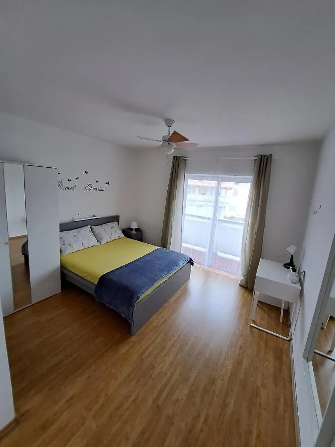 Apartman Ana Rab Town 0*,